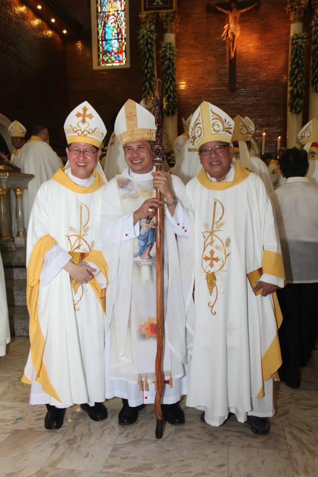 Bishop Reynaldo with other Bishops (2)